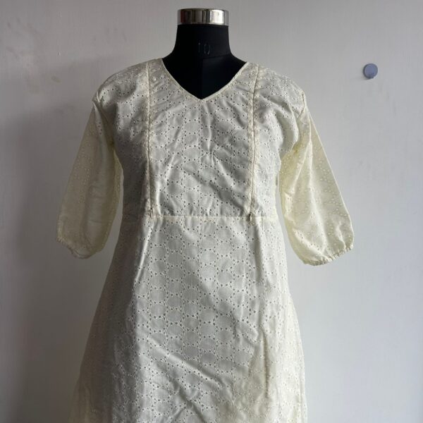White Hakoba Feeding Gown
