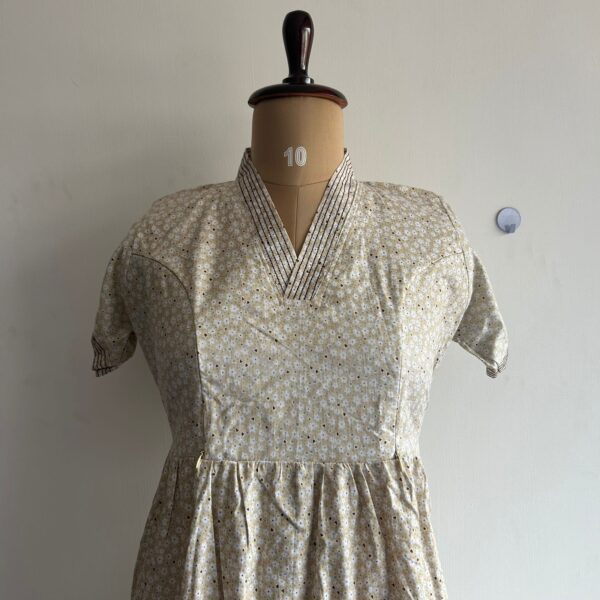 Beige Floral Printed Premium Cotton V Collar Neck Short Maternity Gown - Image 2