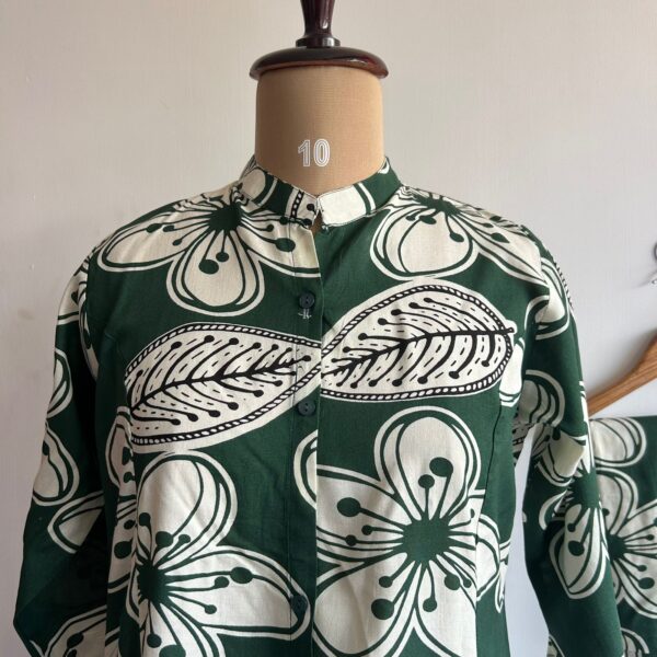 Green Floral Printed A line Kurti Co-ord Set With Palazzo Pant - Image 3