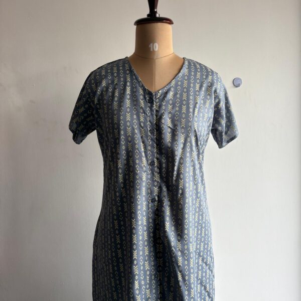 Grey Ikat Printed Rayon Short Full Open Labour Room Nighty | Free Size | Chest Width 44″| Length 44″|
