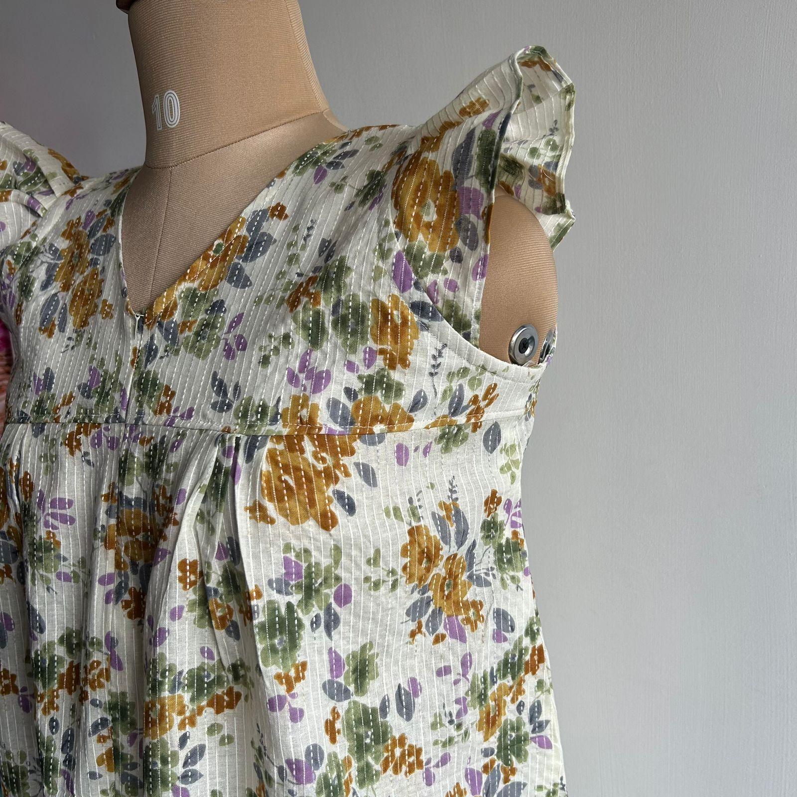 Brown Floral Printed White Kantha Cotton V- Neck Ruffle Sleeve Long Zip Short Maternity Gown | Free Size | Chest Width 44″| Length 44″| - Image 3