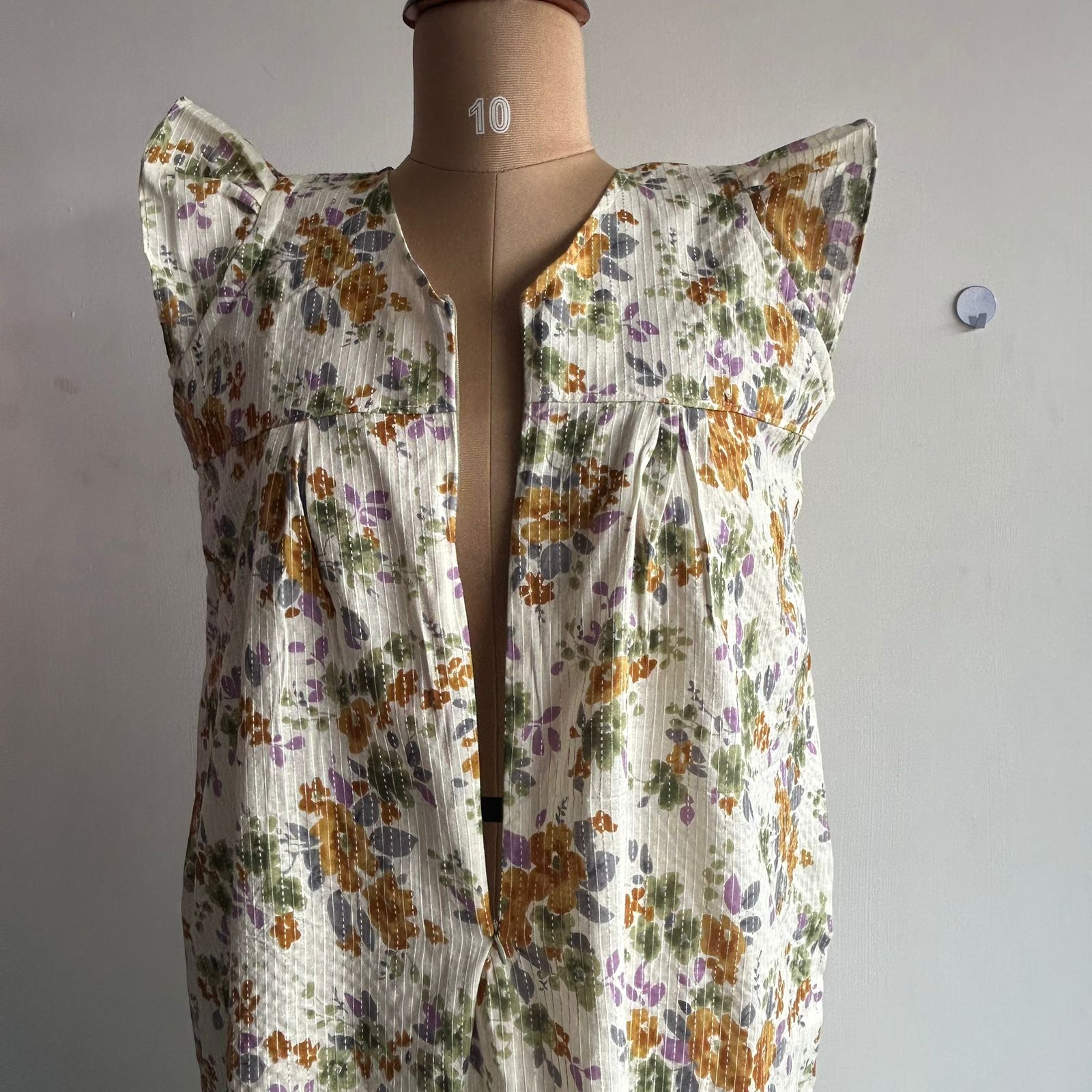 Brown Floral Printed White Kantha Cotton V- Neck Ruffle Sleeve Long Zip Short Maternity Gown | Free Size | Chest Width 44″| Length 44″| - Image 2