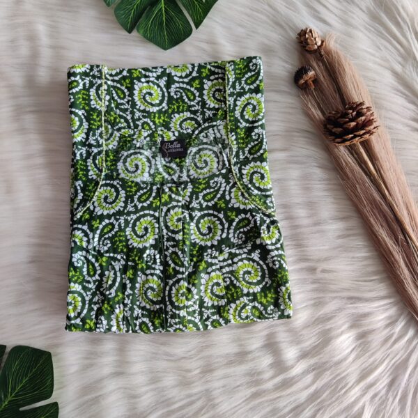 Green Floral Printed Premium Cotton Pleated Zip Nighty | Free Size | Chest Width 44″| Length 54″-55″|