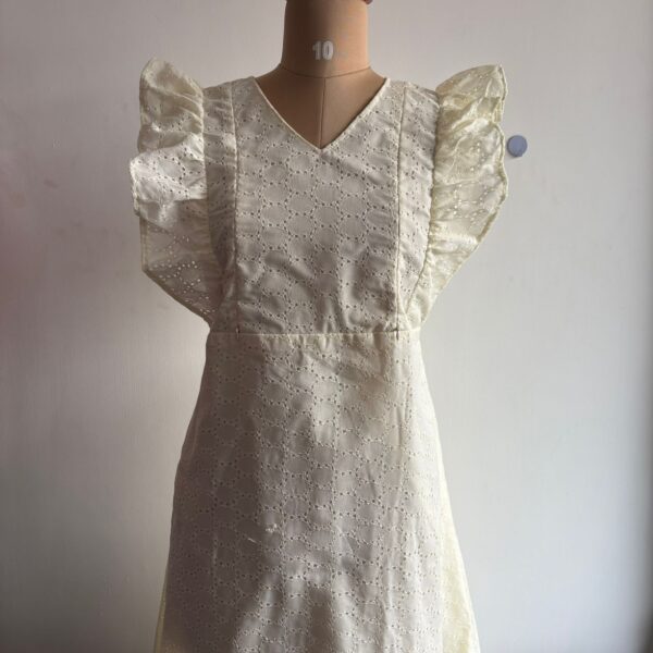 White Hakoba Ruffle Sleeve Feeding Gown