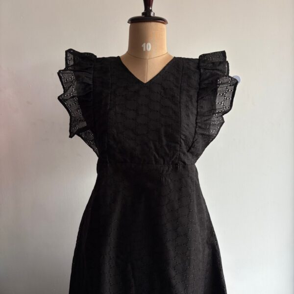Black Hakoba Ruffle Sleeve Feeding Gown