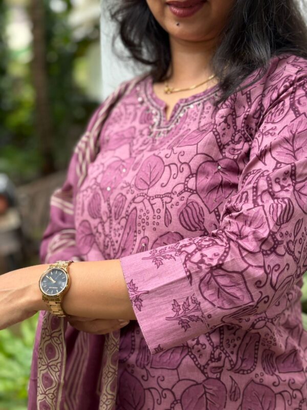 Mauve Floral Printed Cotton 3 Piece Set Kurti Collection | BK0024 - Image 2