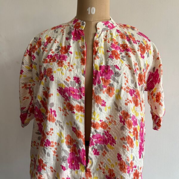 Pink And White Floral Printed Kantha Cotton Short Feeding Top With Centre Long Zip And Puff Sleeve | Free Size | - Image 2