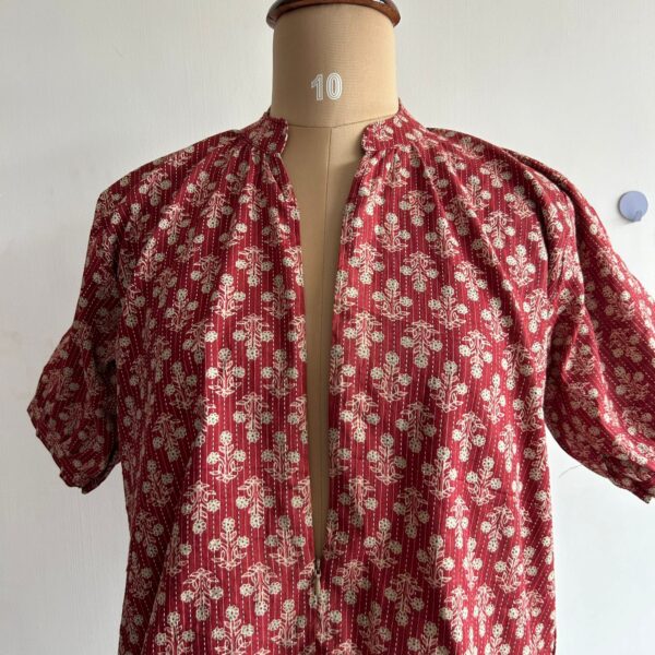 Maroon Floral Printed Kantha Cotton Short Feeding Top With Centre Long Zip And Puff Sleeve | Free Size | - Image 2