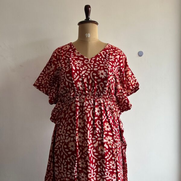 Red Floral Batik Printed Premium Rayon Feeding Kaftan | Free Size | Chest Width 44″| Length 56″|
