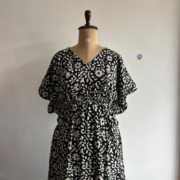Black Floral Batik Printed Premium Rayon Feeding Kaftan | Free Size | Chest Width 44″| Length 56″|