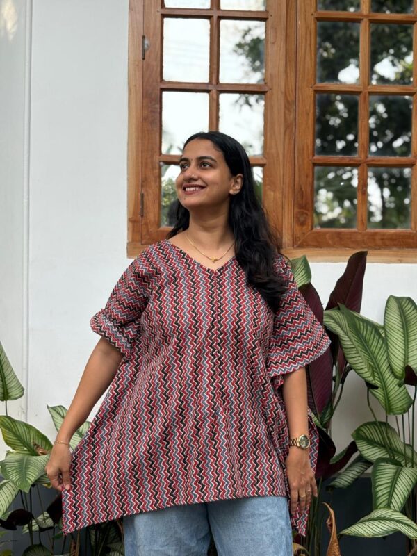 Red Printed Kantha Cotton Short Feeding Kaftan With Centre Long Zip | Free Size | Chest Width 44″